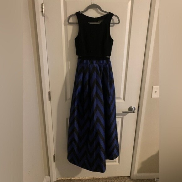 BESTY & Adam Formal Evening Gown - Picture 1 of 9